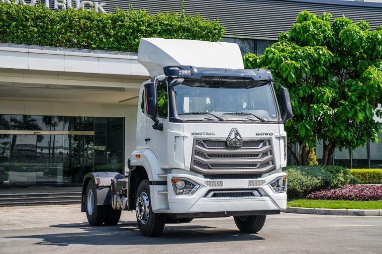 ĐẦU KÉO HOWO SINOTRUK 1 CẦU NX300 4×2 MÁY WEICHAI