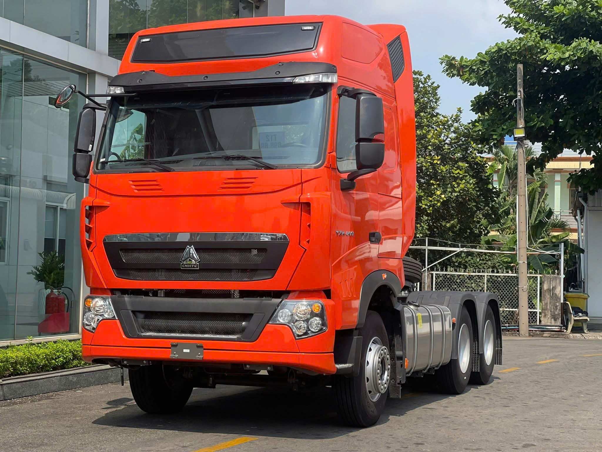 Đầu Kéo Howo Sinotruk T7H 440 MAN – Cầu Láp/Cầu Dầu